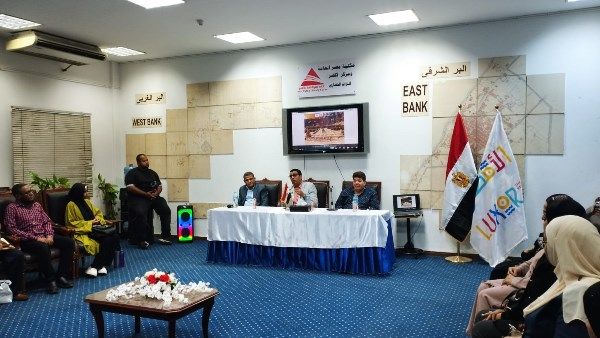 نائب محافظ الأقصر يشهد تدريبًا لتأهيل الشباب للعمل بقطاع السياحة والفندقة