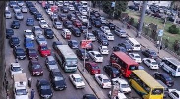 اعرف طريقك.. تكدس حركة السيارات على أغلب شوارع وميادين القاهرة والجيزة اعرف طريقك.. تكدس حركة السيارات على أغلب شوارع وميادين القاهرة والجيزة