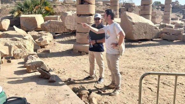 مدير آثار الأقصر يتفقد أعمال الحفائر والترميم بمعبد الكرنك ضمن مشروع التعاون المصري الفرنسي