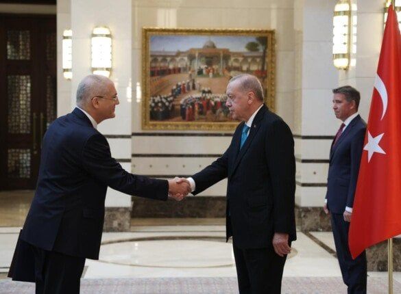 أردوغان يشيد بنجاح جهود الوساطة المصرية والتركية في وقف الحرب بقطاع غزة.. وبقمة شرم الشيخ أردوغان يشيد بنجاح جهود الوساطة المصرية والتركية في وقف الحرب بقطاع غزة.. وبقمة شرم الشيخ