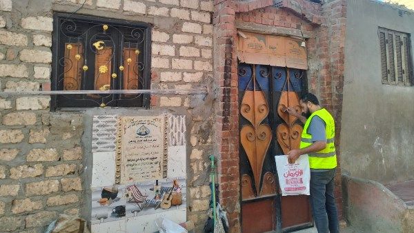 توزيع لحوم بلدي مجانًا على 200 أسرة بقرية أفوه بالواسطى شمال بني سويف