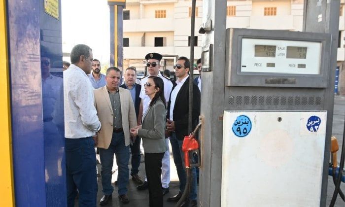 محافظ البحيرة تتفقد محطات الوقود لمتابعة توافر المواد البترولية والالتزام بالتسعيرة الجديدة محافظ البحيرة تتفقد محطات الوقود لمتابعة توافر المواد البترولية والالتزام بالتسعيرة الجديدة