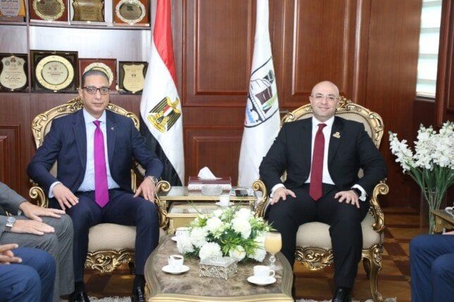 محافظ بني سويف يستقبل المشاركين وضيوف مهرجان النباتات الطبية والعطرية محافظ بني سويف يستقبل المشاركين وضيوف مهرجان النباتات الطبية والعطرية