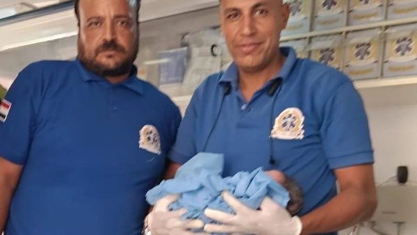 بركاتك يا شيخ العرب.. سيدة تلد فجأة داخل الساحة الأحمدية والإسعاف ينقلها لطوارئ طنطا الجامعي