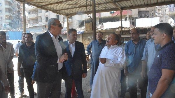 محافظ الغربية يستكمل متابعته الميدانية بمواقف حي أول وثان طنطا للتأكد من الالتزام بالتعريفة الجديدة