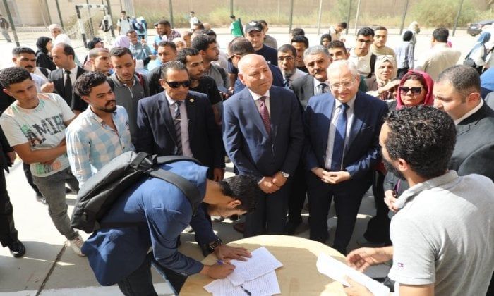محافظ القاهرة يفتتح ملتقى التوظيف والتدريب لطلاب وخريجي جامعة حلوان محافظ القاهرة يفتتح ملتقى التوظيف والتدريب لطلاب وخريجي جامعة حلوان