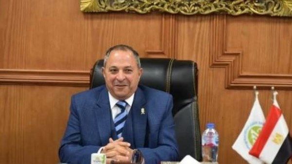 محافظ بورسعيد يتابع استعدادات انطلاق الدورة الأولى من المسابقة الثقافية
