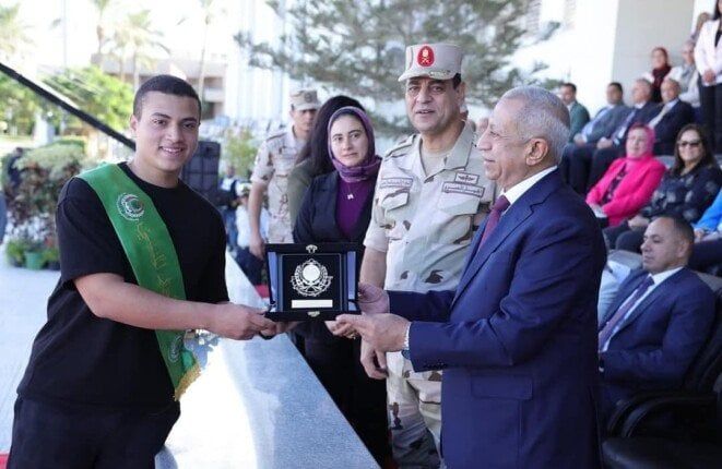 رئيس الأكاديمية العربية يكرم نجل الشهيد منسي في ذكرى انتصارات أكتوبر رئيس الأكاديمية العربية يكرم نجل الشهيد منسي في ذكرى انتصارات أكتوبر