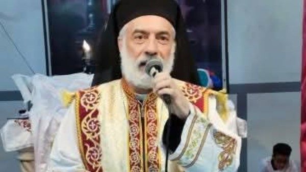الأنبا باسيليوس يترأس قداس المناولة الاحتفالية بكنيسة القديسة تريزا بالحواصلية