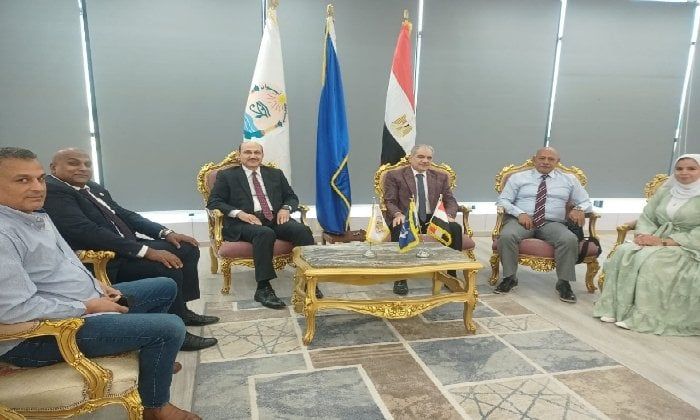 بحث سبل التعاون بين جامعتي أسوان والسادات في المجالات العلمية والبحثية والطبية بحث سبل التعاون بين جامعتي أسوان والسادات في المجالات العلمية والبحثية والطبية