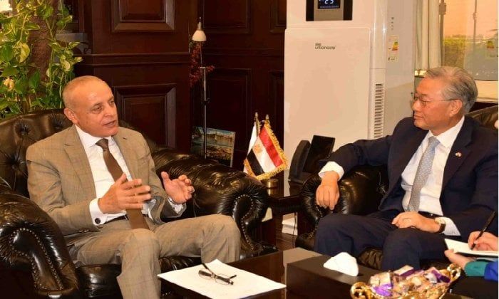 محافظ الأقصر يستقبل سفير كوريا الجنوبية لبحث زيادة أعداد السياح الكوريين محافظ الأقصر يستقبل سفير كوريا الجنوبية لبحث زيادة أعداد السياح الكوريين