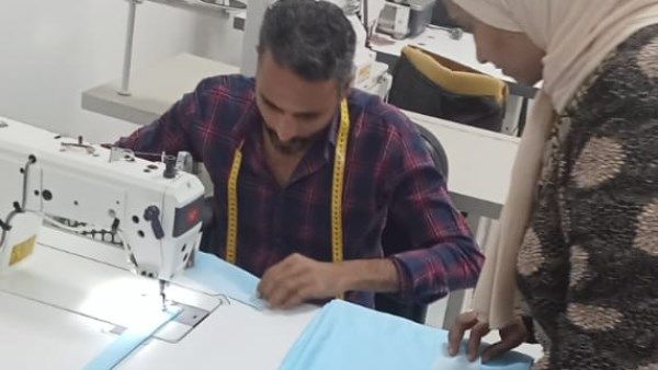شركة مياه الأقصر تبدأ التشغيل الفعلي لورشة تصنيع زيّ السلامة المهنية للعاملين