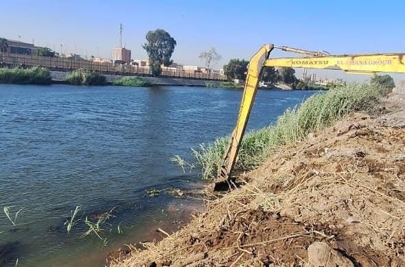 محافظ القليوبية يُتابع إزالة مخالفة ردم وقطع بجسر ترعة الإسماعيلية بشبرا الخيمة محافظ القليوبية يُتابع إزالة مخالفة ردم وقطع بجسر ترعة الإسماعيلية بشبرا الخيمة