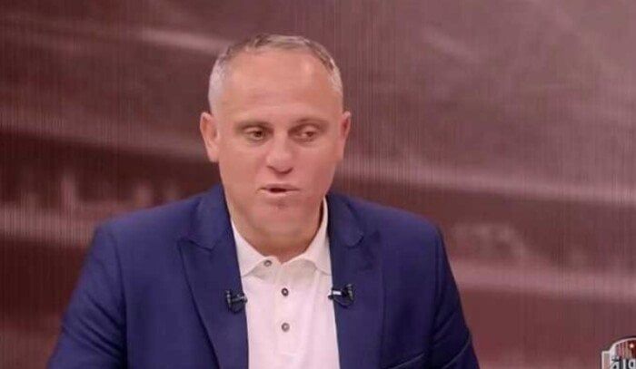ميدو: مجلس الزمالك قرر شكوى اسامة حسني للمجلس الأعلى للإعلام ميدو: مجلس الزمالك قرر شكوى اسامة حسني للمجلس الأعلى للإعلام