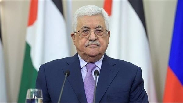 منح الرئيس الفلسطيني قلادة رمزية من الجامعة العربية الأمريكية منح الرئيس الفلسطيني قلادة رمزية من الجامعة العربية الأمريكية