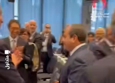 تصفيق حار لحظة دخول الرئيس السيسي مقر القمة المصرية الأوروبية «فيديو» تصفيق حار لحظة دخول الرئيس السيسي مقر القمة المصرية الأوروبية «فيديو»