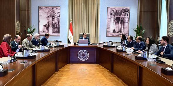 رئيس الوزراء يتابع الموقف المالي للهيئة القومية للتأمين الاجتماعي وسبل تعظيم إيراداتها رئيس الوزراء يتابع الموقف المالي للهيئة القومية للتأمين الاجتماعي وسبل تعظيم إيراداتها
