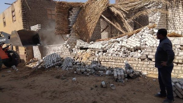 إزالة 14 حالة بناء مخالف خلال حملة مكبرة بمدينة الطود بالأقصر