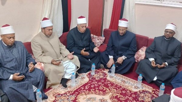 لمسة وفاء.. وفد أزهري يشارك في عزاء الأمين العام الأسبق لمجمع البحوث الإسلامية لمسة وفاء.. وفد أزهري يشارك في عزاء الأمين العام الأسبق لمجمع البحوث الإسلامية