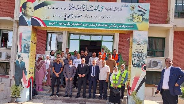 جهود مشتركة بين جامعة سوهاج و”حياة كريمة” لفحص وعلاج 429 مريض جهود مشتركة بين جامعة سوهاج و”حياة كريمة” لفحص وعلاج 429 مريض