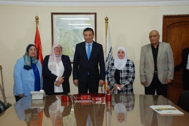وزير الزراعة يلتقي عدد من باحثين «البحوث الزراعية» ويوجه بتذليل العقبات أمامهم وزير الزراعة يلتقي عدد من باحثين «البحوث الزراعية» ويوجه بتذليل العقبات أمامهم