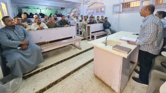 ندوة توعوية بديروط حول المفاوضة الجماعية لتعزيز الوعي العمالي ندوة توعوية بديروط حول المفاوضة الجماعية لتعزيز الوعي العمالي