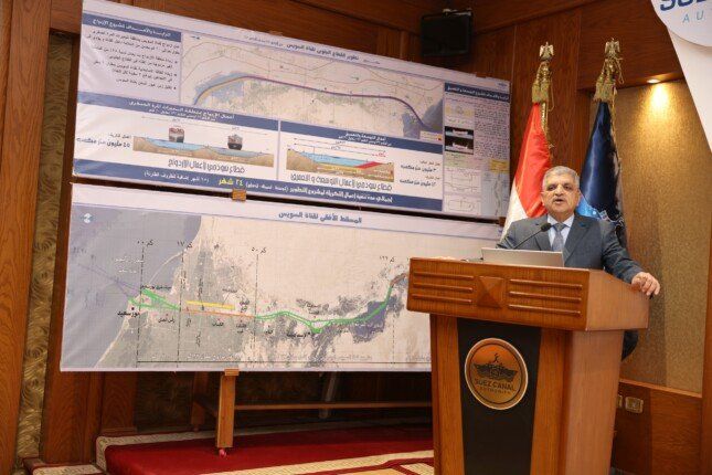 الفريق ربيع: نجاح جهود الإنقاذ البحري في التعامل الفوري مع حادث جنوح إحدى ناقلات النفط خلال عبورها للقناة والملاحة منتظمة من الاتجاهين الفريق ربيع: نجاح جهود الإنقاذ البحري في التعامل الفوري مع حادث جنوح إحدى ناقلات النفط خلال عبورها للقناة والملاحة منتظمة من الاتجاهين