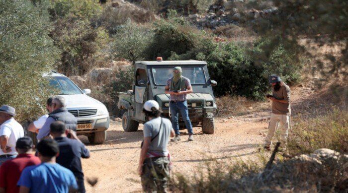 «مقاومة الجدار» الفلسطينية: 259 اعتداءً ضد قاطفي الزيتون منذ انطلاق الموسم «مقاومة الجدار» الفلسطينية: 259 اعتداءً ضد قاطفي الزيتون منذ انطلاق الموسم