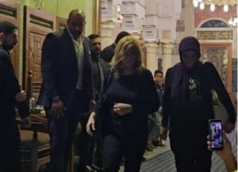 وفاء مكي تتصدر التريند بعد ظهورها في عزاء شقيق فريدة سيف النصر وفاء مكي تتصدر التريند بعد ظهورها في عزاء شقيق فريدة سيف النصر