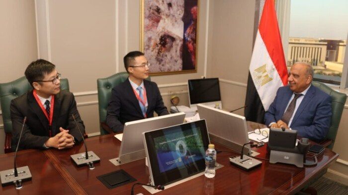 وزير الكهرباء والطاقة المتجددة يبحث سبل تعزيز التعاون مع شركة هواوي وزير الكهرباء والطاقة المتجددة يبحث سبل تعزيز التعاون مع شركة هواوي