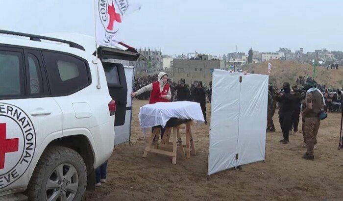 إعلام عبري: إسرائيل تستعد لتسلم رفات محتجزين جديدين من قطاع غزة إعلام عبري: إسرائيل تستعد لتسلم رفات محتجزين جديدين من قطاع غزة