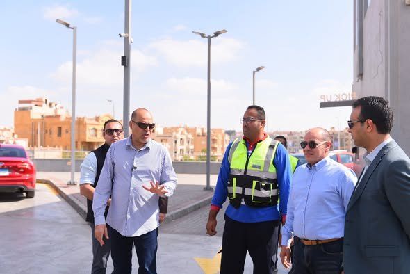 وزير العمل يقود حملة تفتيش على المولات والمطاعم للتأكد من تطبيق الحد الأدنى للأجور وزير العمل يقود حملة تفتيش على المولات والمطاعم للتأكد من تطبيق الحد الأدنى للأجور