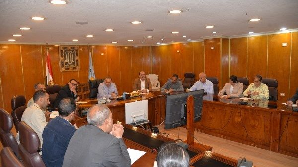 تمكين الشباب والمرأة.. محافظ أسيوط يجري مقابلات لاختيار رؤساء قرى جدد تمكين الشباب والمرأة.. محافظ أسيوط يجري مقابلات لاختيار رؤساء قرى جدد