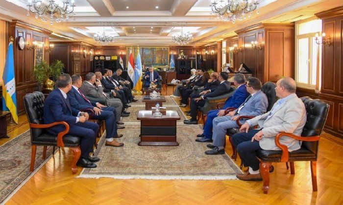 محافظ الإسكندرية لأعضاء الشيوخ:  محافظ الإسكندرية لأعضاء الشيوخ: