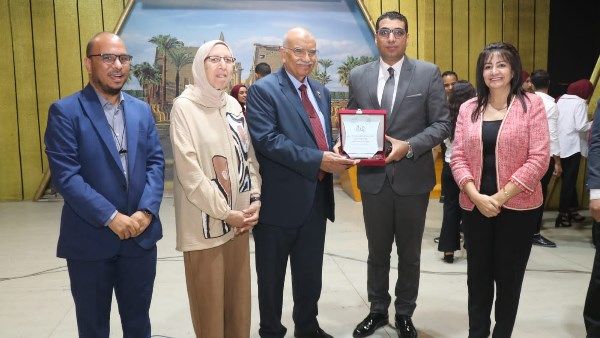 احتفالية بمناسبة الذكرى الـ52 لانتصارات أكتوبر بالأقصر احتفالية بمناسبة الذكرى الـ52 لانتصارات أكتوبر بالأقصر