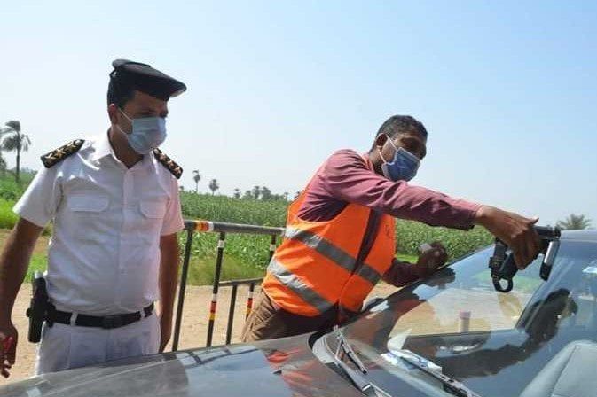 تحرير 886 مخالفة عدم تركيب الملصق الإلكتروني خلال 24 ساعة تحرير 886 مخالفة عدم تركيب الملصق الإلكتروني خلال 24 ساعة