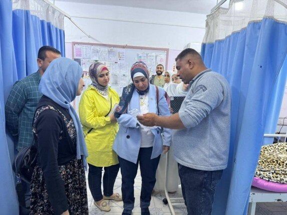 لتقييم الأداءوالخدمات المقدمة للمرضي.. جولة مفاجئة لوكيل وزارة الصحة بالفيوم على المستشفيات لتقييم الأداءوالخدمات المقدمة للمرضي.. جولة مفاجئة لوكيل وزارة الصحة بالفيوم على المستشفيات