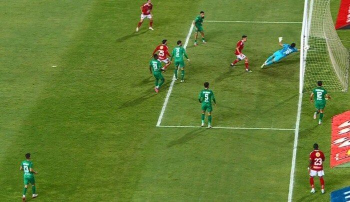 التعادل السلبي يسيطر على الشوط الأول بين المصري البورسعيدي والأهلي بالدوري الممتاز التعادل السلبي يسيطر على الشوط الأول بين المصري البورسعيدي والأهلي بالدوري الممتاز