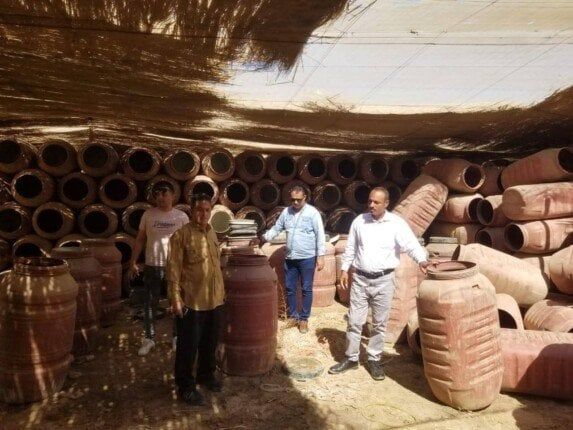 ضبط مصنع مخللات غير مرخص يستخدم علامة تجارية شهيرة في المنيا ضبط مصنع مخللات غير مرخص يستخدم علامة تجارية شهيرة في المنيا