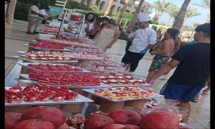 فنادق الغردقة تحتفل باليوم العالمي للرمان وسط إقبال سياحى كبير فنادق الغردقة تحتفل باليوم العالمي للرمان وسط إقبال سياحى كبير