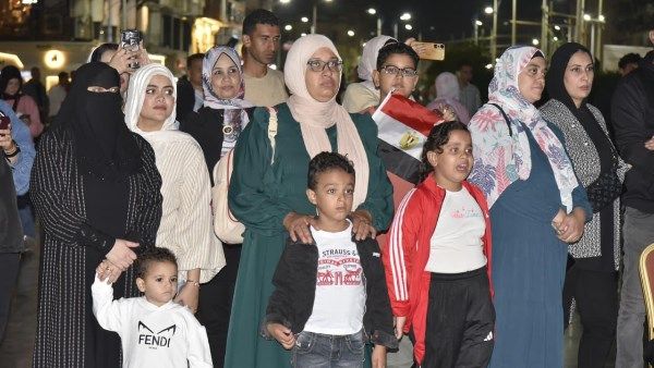 وسط أجواء وطنية .. أبناء بورسعيد يتابعون فعاليات افتتاح المتحف المصري الكبير | صور وسط أجواء وطنية .. أبناء بورسعيد يتابعون فعاليات افتتاح المتحف المصري الكبير | صور