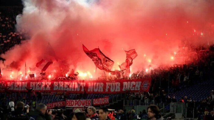 بايرن ميونخ يحتج على «الإجراءات الأمنية» بحق جماهيره في باريس قبل مواجهة سان جيرمان بايرن ميونخ يحتج على «الإجراءات الأمنية» بحق جماهيره في باريس قبل مواجهة سان جيرمان