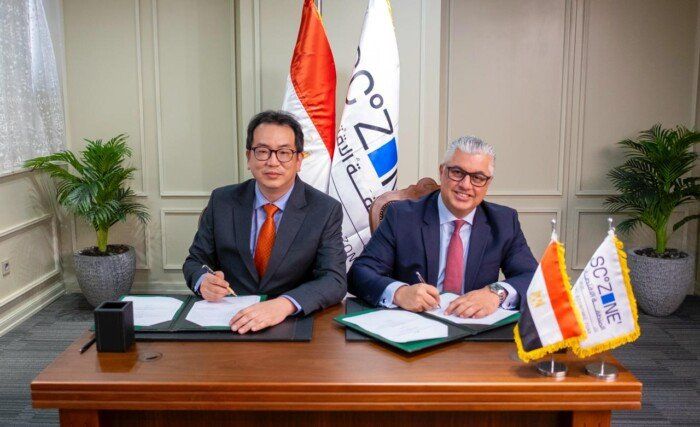 باستثمارات 12 مليون دولار.. رئيس اقتصادية السويس يوقع عقد مشروع  باستثمارات 12 مليون دولار.. رئيس اقتصادية السويس يوقع عقد مشروع