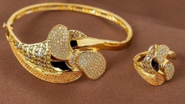 عيار 21 نزل 400 جنيه من أعلى سعر.. تراجع جديد يضرب الذهب اليوم الخميس