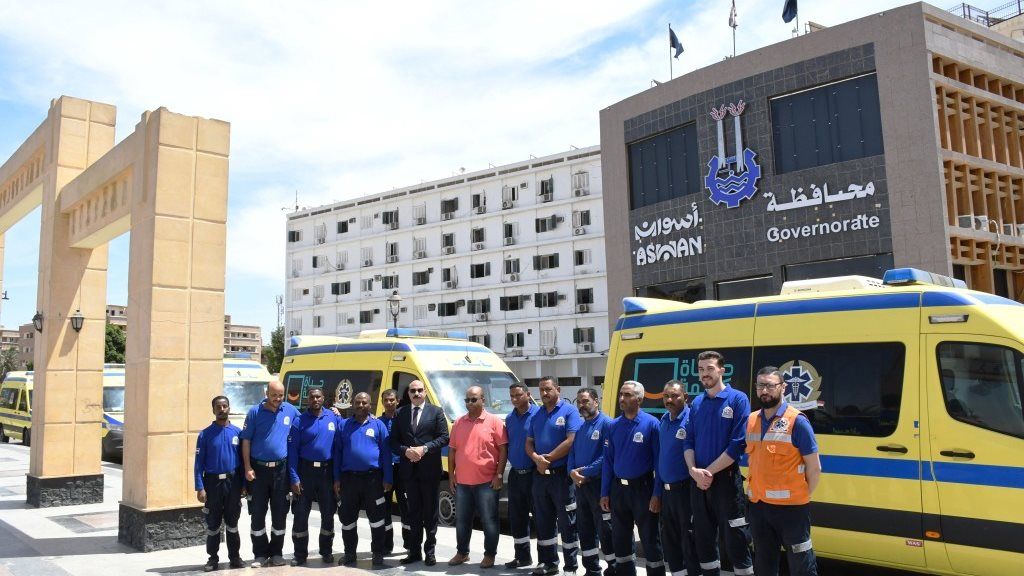سيارات الإسعاف الجديدة بأسوان