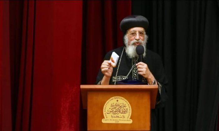 بعد 50 عامًا على تخرجه.. البابا تواضروس يحتفل مع دفعته و يهدي الكهنة هدية «دوائية» في الإسكندرية بعد 50 عامًا على تخرجه.. البابا تواضروس يحتفل مع دفعته و يهدي الكهنة هدية «دوائية» في الإسكندرية