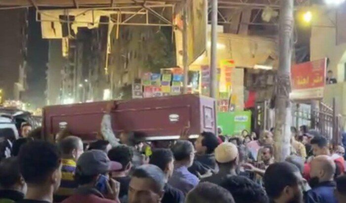 البلد كلها بتودعهم.. تشييع جثامين ضحايا حريق شقة بيجام بشبرا الخيمة البلد كلها بتودعهم.. تشييع جثامين ضحايا حريق شقة بيجام بشبرا الخيمة