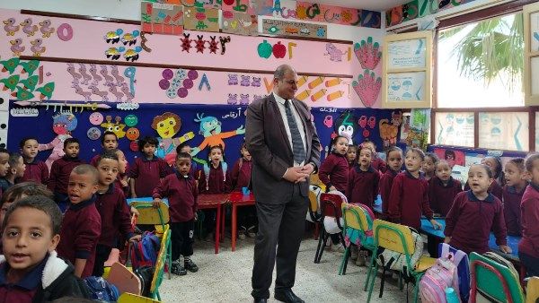 خلال جولة بدشنا.. مدير تعليم قنا يشيد بالأفكار الإبداعية لمدرسة الشهيد محمود الأمين خلال جولة بدشنا.. مدير تعليم قنا يشيد بالأفكار الإبداعية لمدرسة الشهيد محمود الأمين