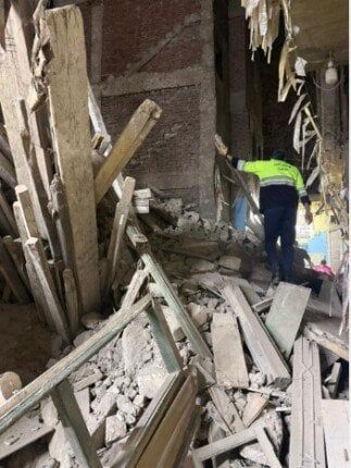 انهيار منزل مهجور مكون من 3 طوابق في الموسكي انهيار منزل مهجور مكون من 3 طوابق في الموسكي