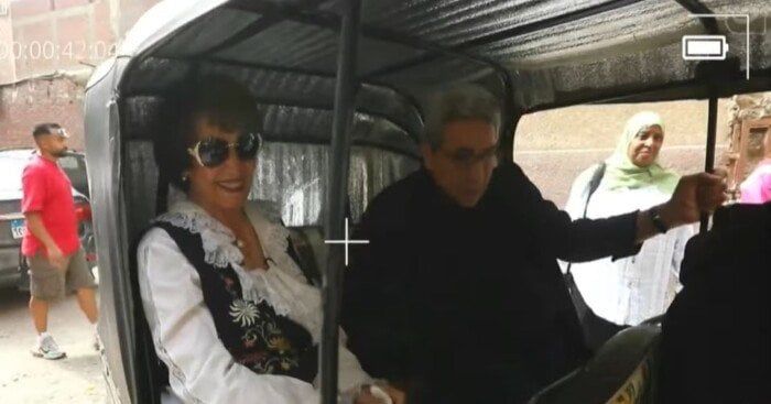 برفقة محمود سعد.. سميرة أحمد تتجول في شوارع الدرب الأحمر بـ«توكتوك» برفقة محمود سعد.. سميرة أحمد تتجول في شوارع الدرب الأحمر بـ«توكتوك»